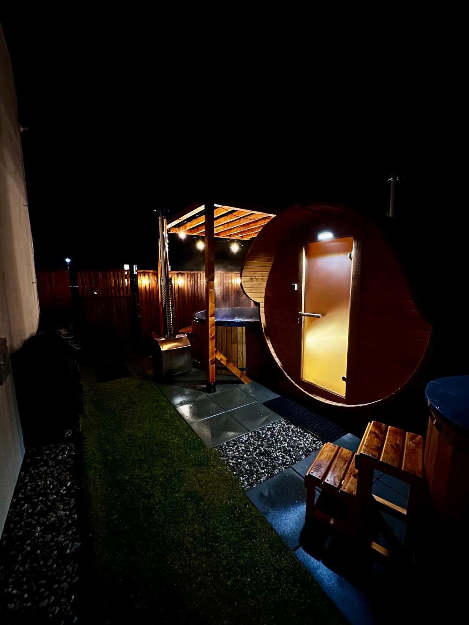 Apartament Pod Wzgorzem Z Sauna, Jacuzzi I Basenem Kudowa-Zdrój Kültér fotó